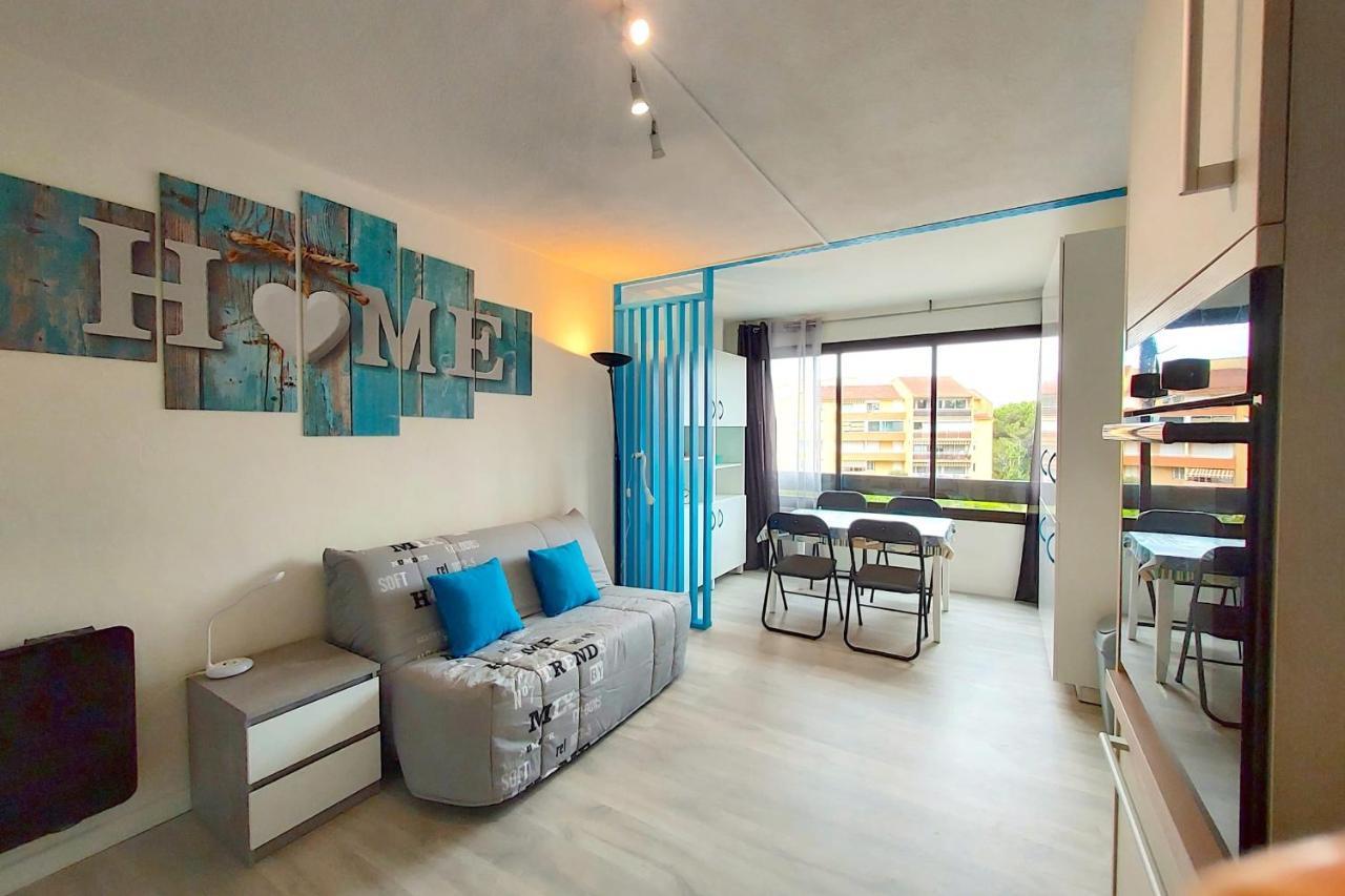 Appartement HYPERCENTRE 27 m avec WIFI et PISCINE partagée à Fréjus Extérieur photo