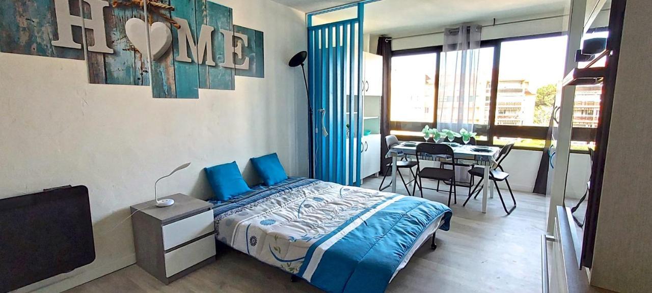 Appartement HYPERCENTRE 27 m avec WIFI et PISCINE partagée à Fréjus Extérieur photo