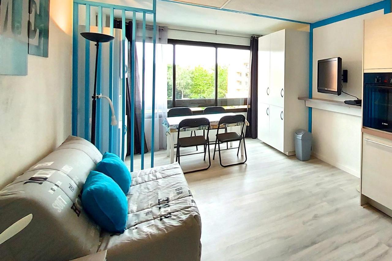 Appartement HYPERCENTRE 27 m avec WIFI et PISCINE partagée à Fréjus Extérieur photo